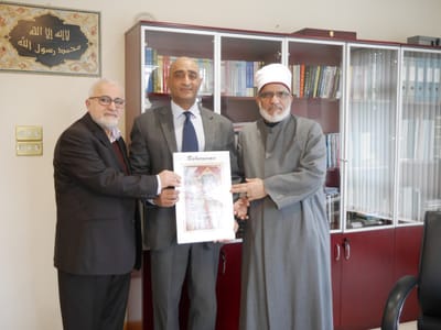 Indian Ambassador to Ireland Visits Centre - Gallery image