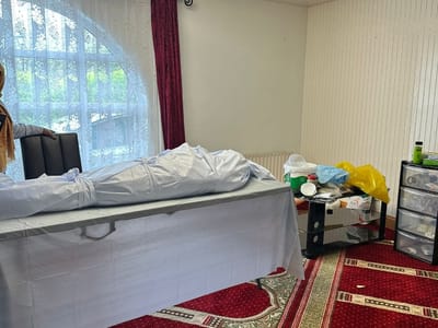 Waterford washing and shrouding train the trainer - Gallery image