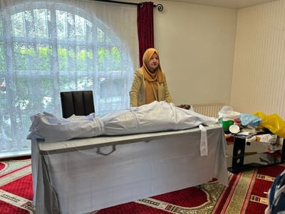 Waterford washing and shrouding train the trainer - Gallery image